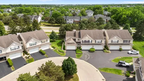 513 Windham Cove Drive Crystal Lake IL 60014