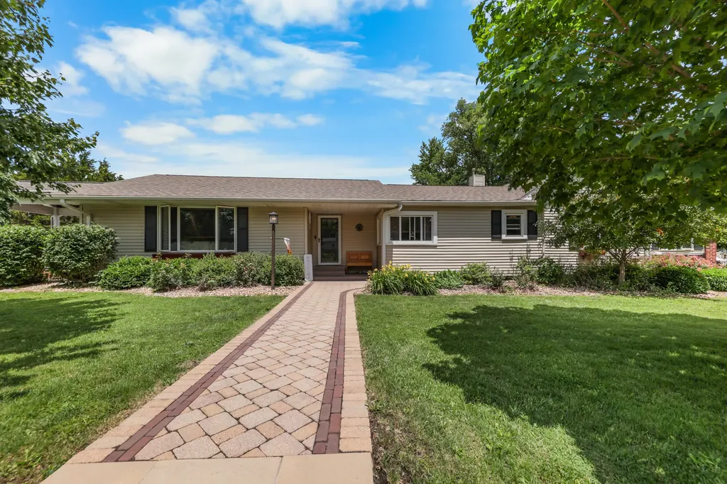 412 South 5th Avenue Streator IL 61364