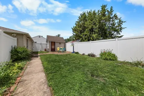 412 South 5th Avenue Streator IL 61364