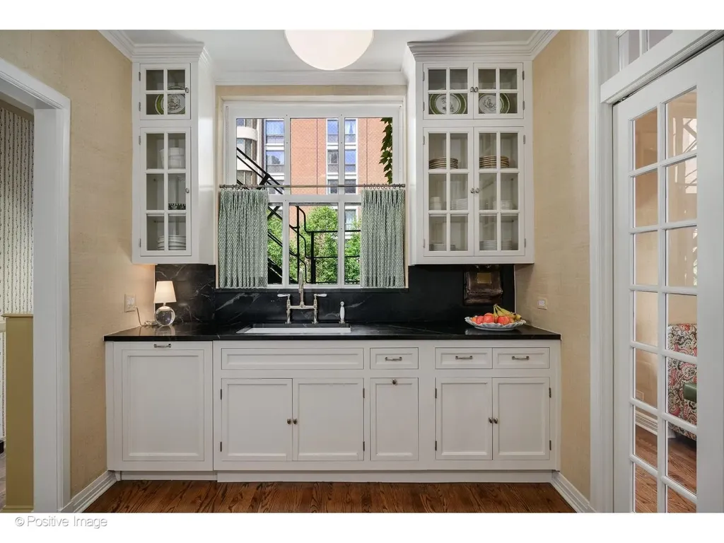 230 East Delaware Place Chicago IL 60611