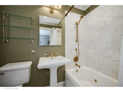 230 East Delaware Place Chicago IL 60611