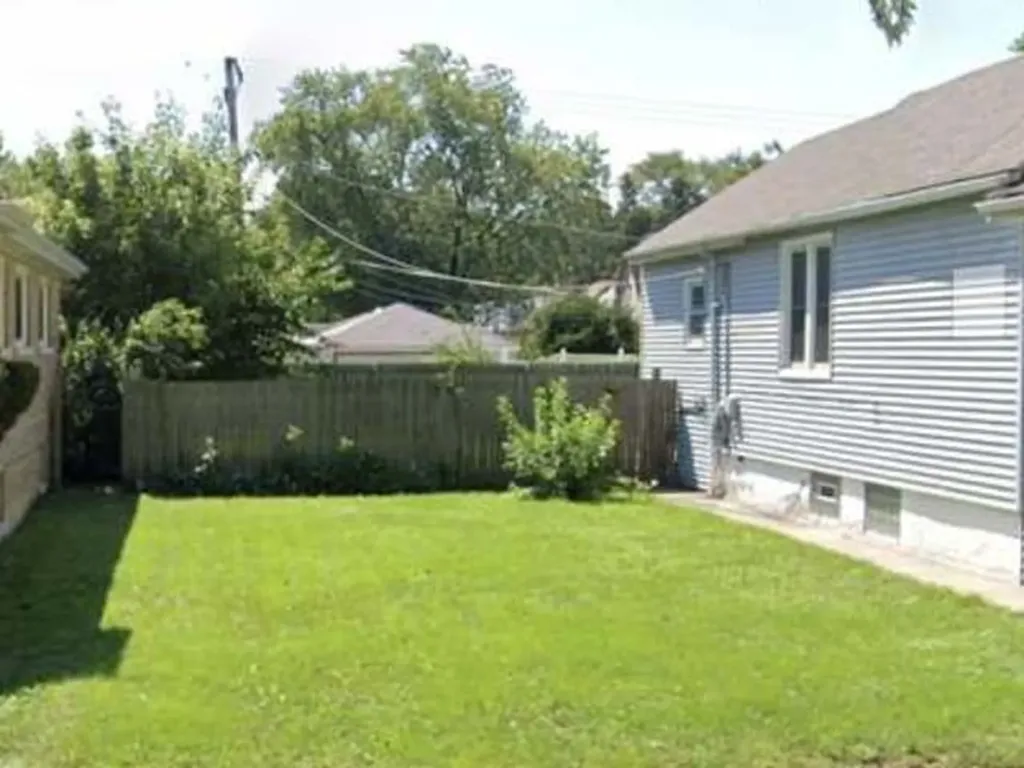 1113 West 123rd Street Calumet Park IL 60827