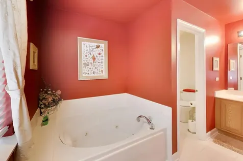 5660 Trinity Court Gurnee IL 60031