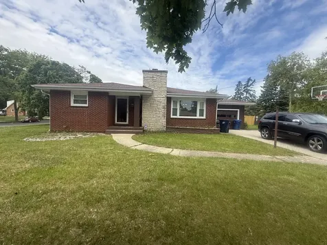 820 Cedar Avenue Waukegan IL 60085