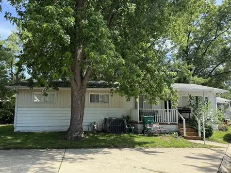 224 Big Peninsula Road Elgin IL 60123