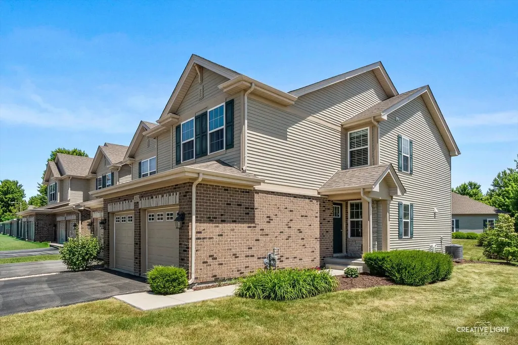 2032 Canyon Creek Drive Aurora IL 60503