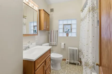 1843 Clinton Avenue Berwyn IL 60402