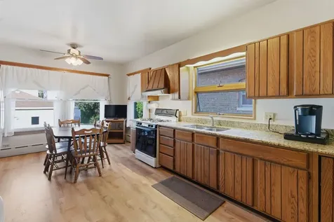 1843 Clinton Avenue Berwyn IL 60402