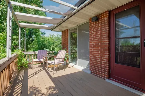 169 Leahy Circle S Des Plaines IL 60016