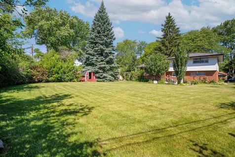 169 Leahy Circle S Des Plaines IL 60016