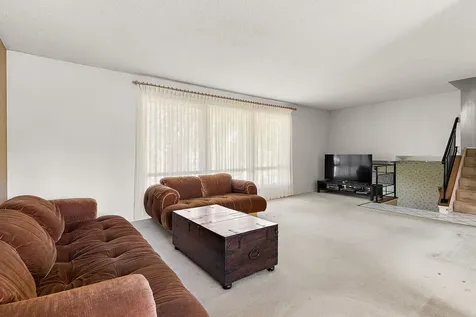 169 Leahy Circle S Des Plaines IL 60016