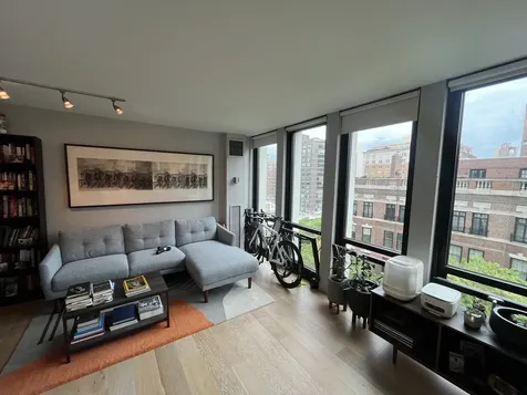 1 East Scott Street Chicago IL 60610