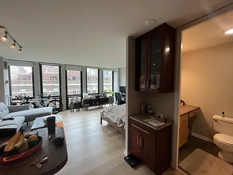 1 East Scott Street Chicago IL 60610
