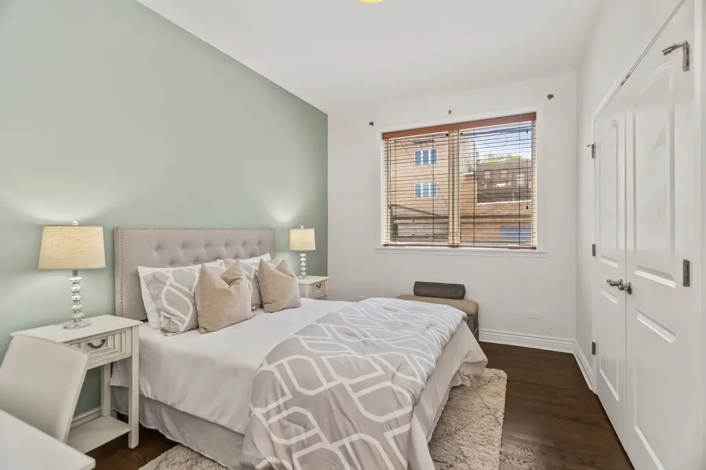 1621 North Mozart Street Chicago IL 60647