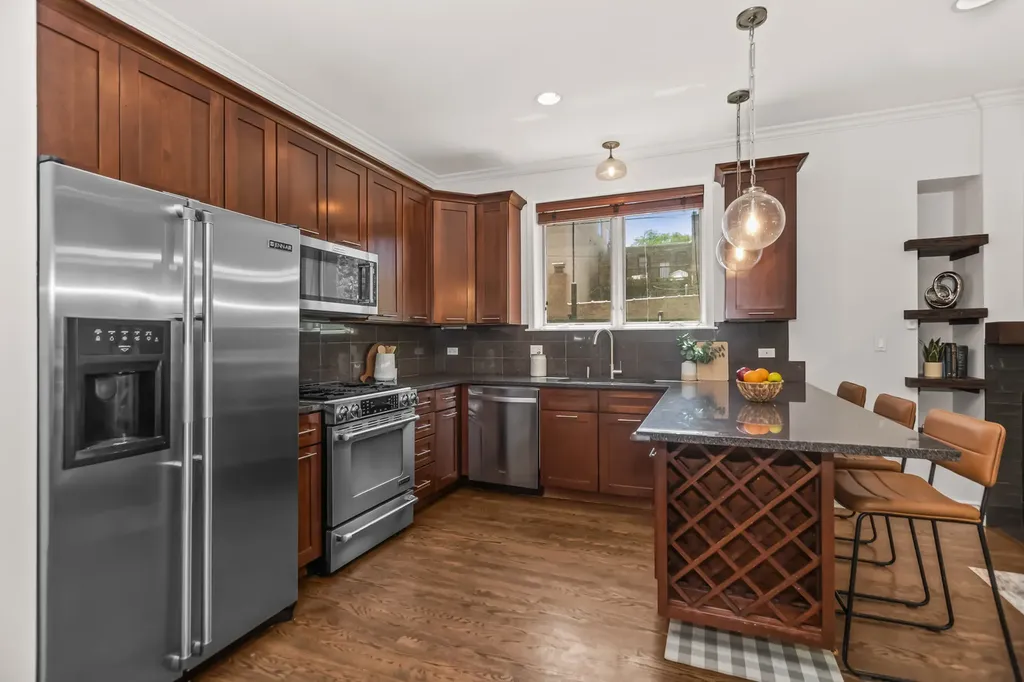 1621 North Mozart Street Chicago IL 60647