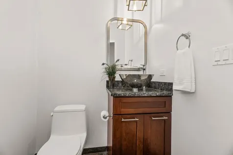 1621 North Mozart Street Chicago IL 60647