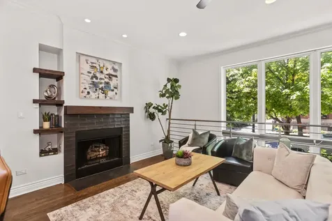1621 North Mozart Street Chicago IL 60647