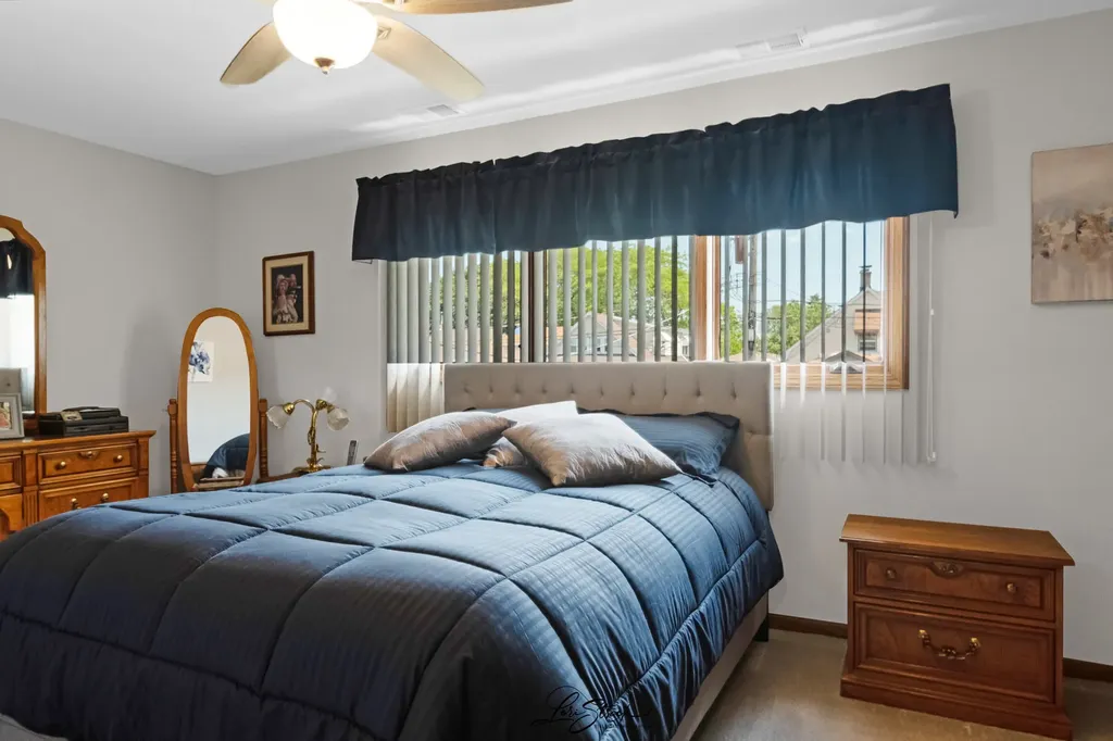 4563 North Merrimac Avenue Chicago IL 60630