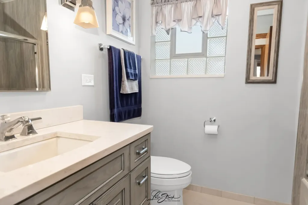 4563 North Merrimac Avenue Chicago IL 60630