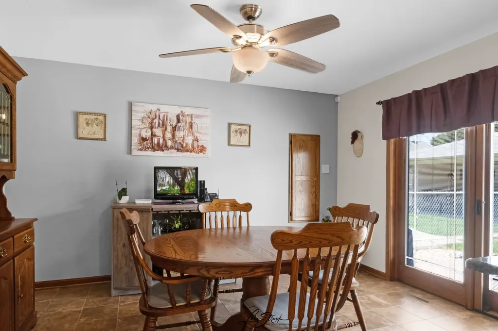 4563 North Merrimac Avenue Chicago IL 60630