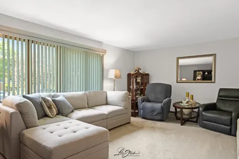 4563 North Merrimac Avenue Chicago IL 60630