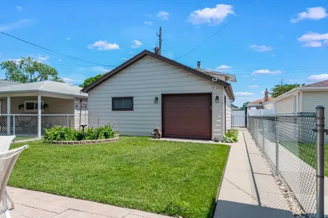 4563 North Merrimac Avenue Chicago IL 60630