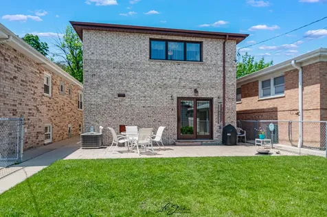 4563 North Merrimac Avenue Chicago IL 60630
