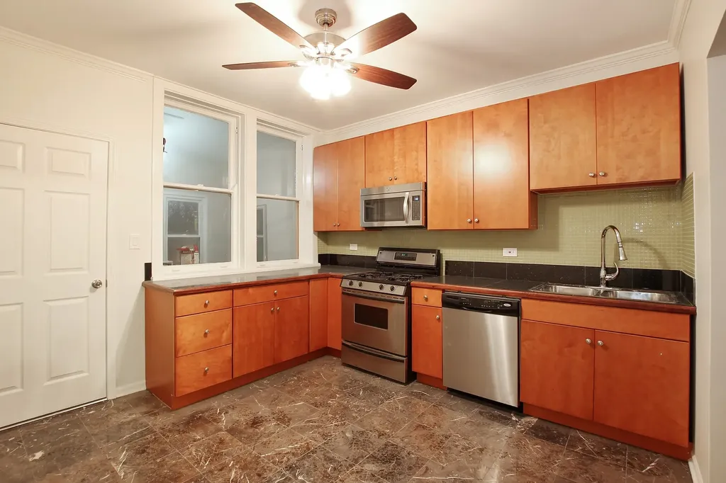 3088 North Milwaukee Avenue Chicago IL 60618