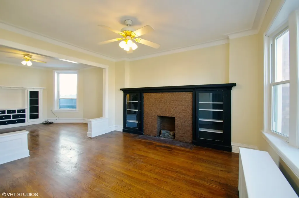3088 North Milwaukee Avenue Chicago IL 60618