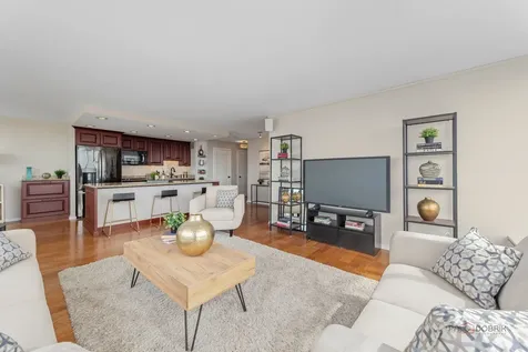 5455 North Sheridan Road Chicago IL 60640