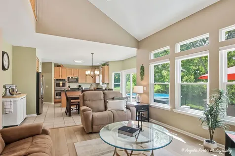 31375 North Pineview Boulevard Lakemoor IL 60051
