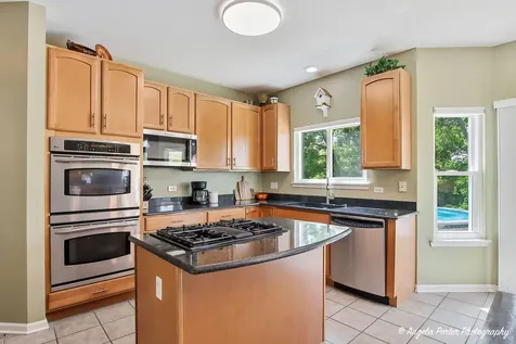 31375 North Pineview Boulevard Lakemoor IL 60051