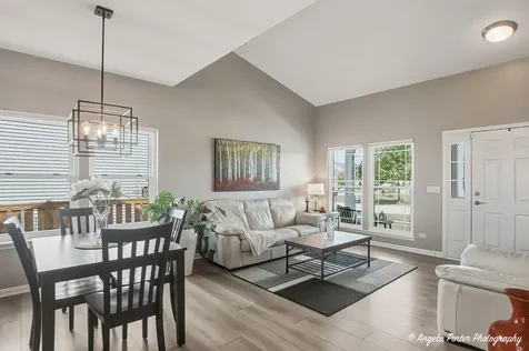 31375 North Pineview Boulevard Lakemoor IL 60051