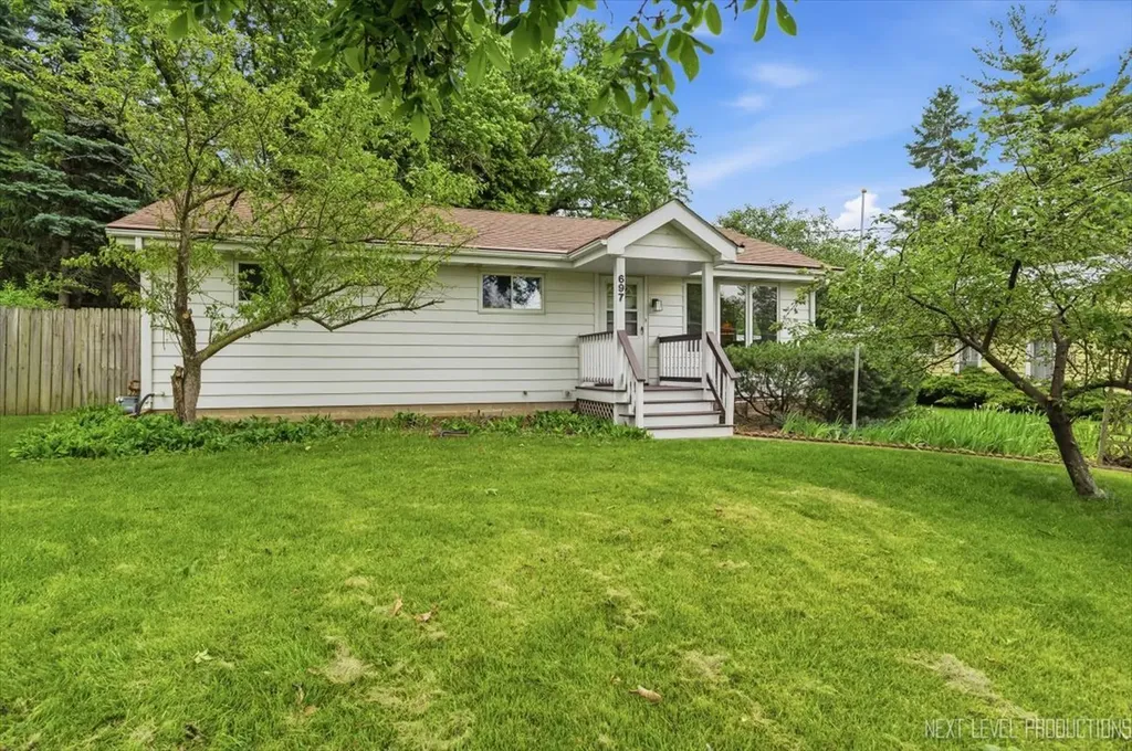 697 North Ohio Street Aurora IL 60505