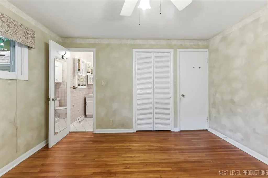 697 North Ohio Street Aurora IL 60505