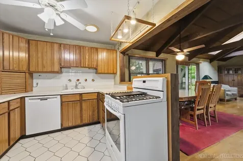 697 North Ohio Street Aurora IL 60505
