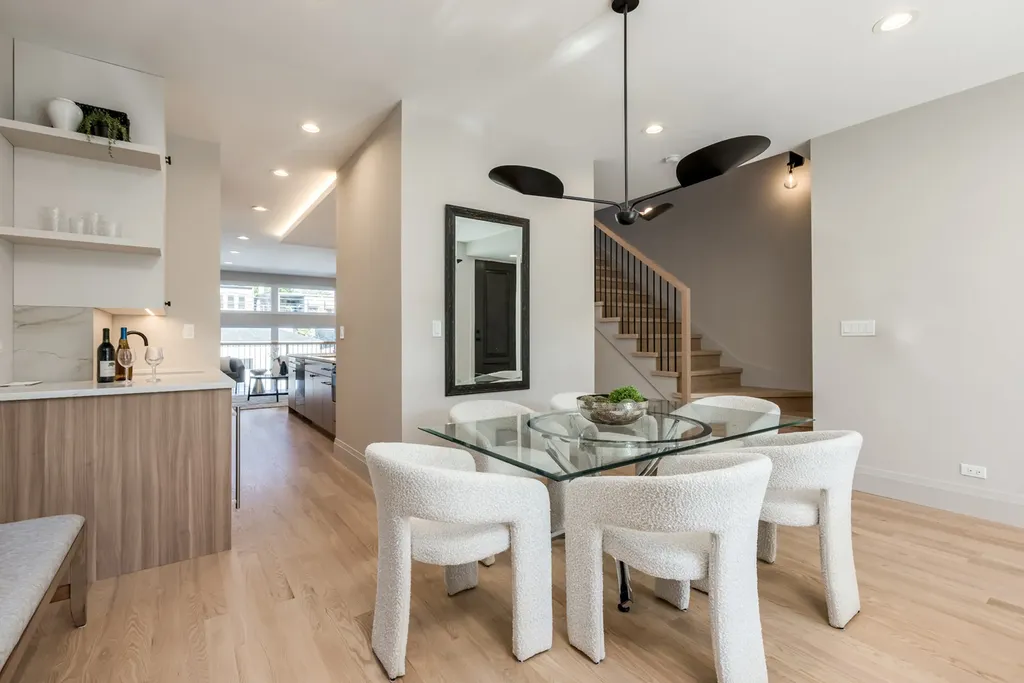 5747 North Maplewood Avenue Chicago IL 60659