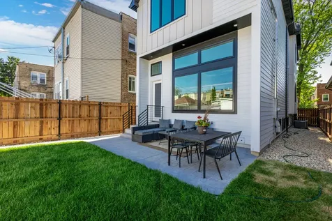 5747 North Maplewood Avenue Chicago IL 60659