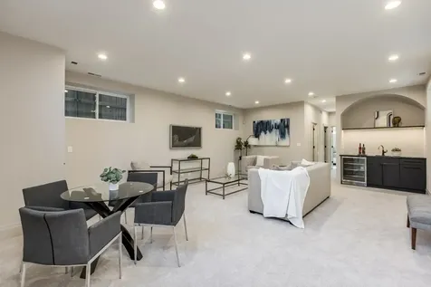 5747 North Maplewood Avenue Chicago IL 60659