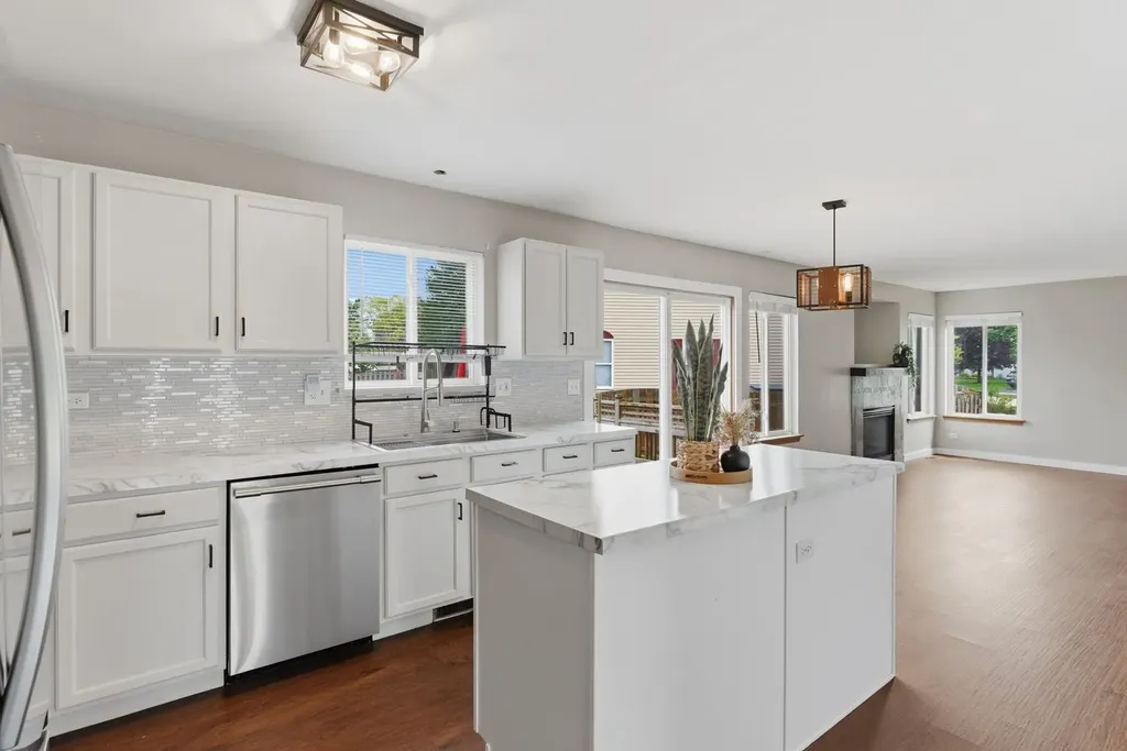 5313 Briarfield Lane Lake In The Hills IL 60156