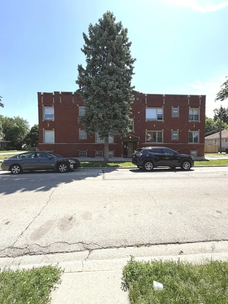 525 West 118th Street Chicago IL 60628