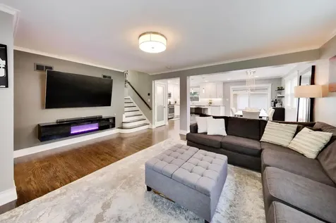 836 South Ashland Avenue La Grange IL 60525