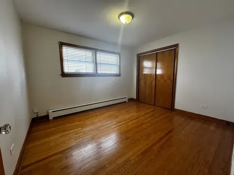 5870 North Elston Avenue Chicago IL 60646