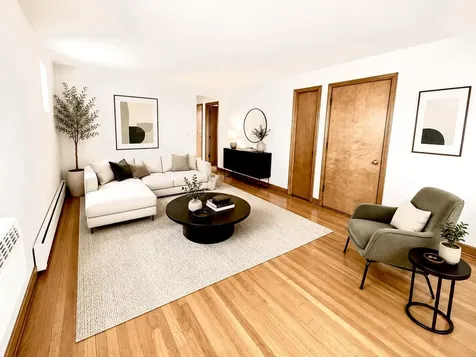 5870 North Elston Avenue Chicago IL 60646