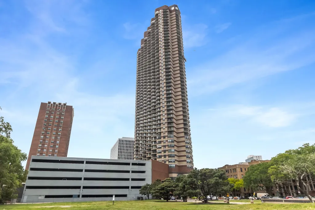 3660 North Lake Shore Drive Chicago IL 60613