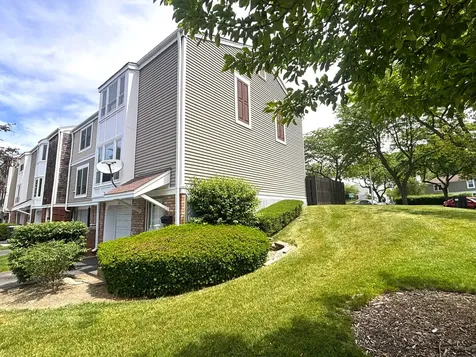1863 Williamsburg Drive Hoffman Estates IL 60169