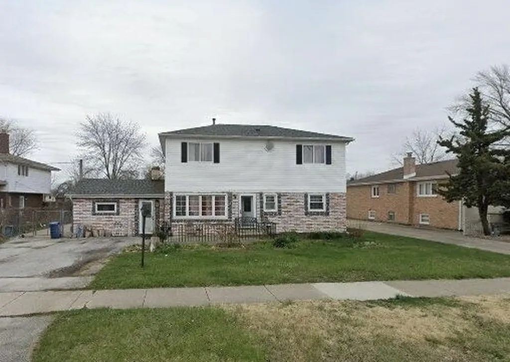 8329 Rutherford Avenue Burbank IL 60459