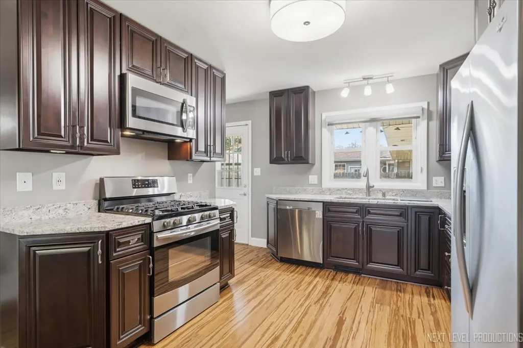 1002 Holly Court Lockport IL 60441