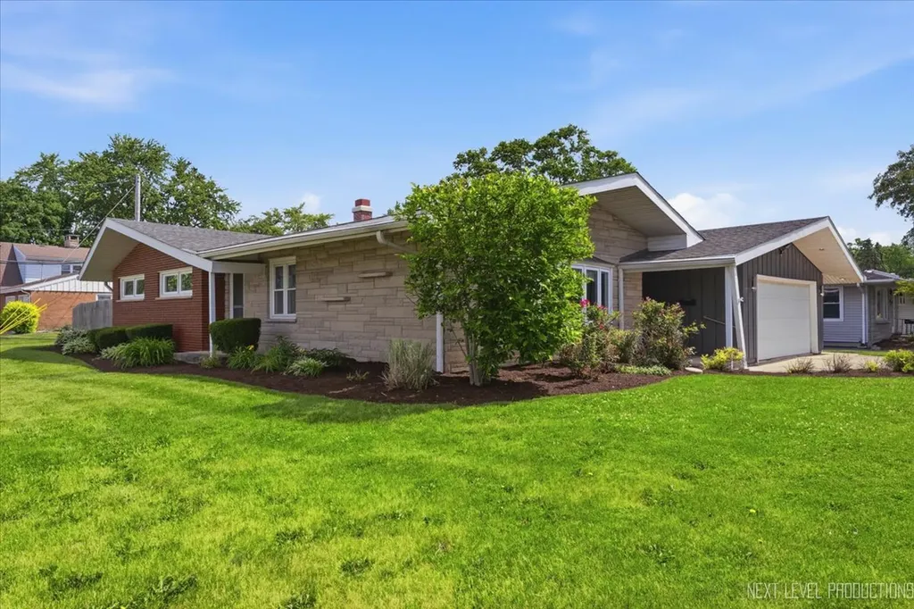 1002 Holly Court Lockport IL 60441