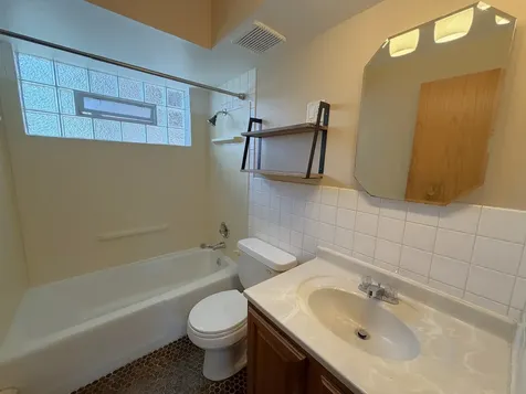 7601 West 61 Place W Summit IL 60501
